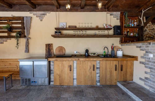 Cabar House | Pet friendly home in Plesce