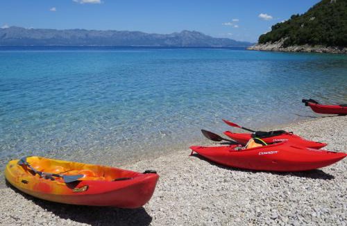 Trpanj Apartment | Prime and Exclusive Seafront Location Apartment Sunset