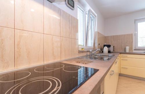 Palit Villa | Private Detached House-2 Bedroom&3 Bathroom with Relaxing Garden Terrace-Grubelic House