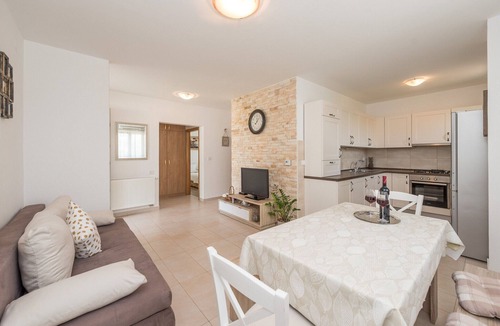Privlaka Apartment | Privlaka Beach Apartment for 4