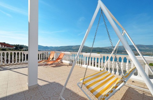 Mastrinka Apartment | RAINBOW 1, sea view apartment for 5 persons
