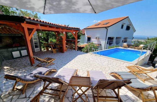 Jadranovo Ski Chalet | RIGO 8 pax - Four Bedroom Chalet, Sleeps 8