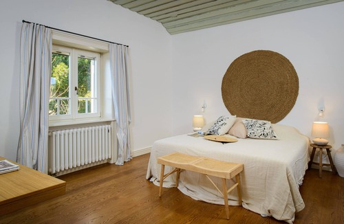 Murvica Villa | Romantic Beachfront villa for 8 with beach