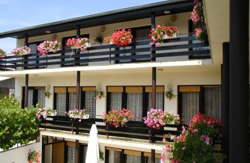 Vodice House | Room in Vodice with balcony, air conditioning, Wi-Fi (4826-3)