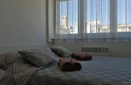 Zagreb Apartment | Ruby room