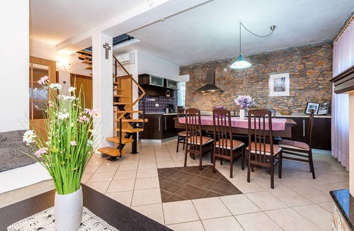 Promina Ski Chalet | Rural House Gluić - with outdoor pool