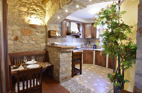 Umag Apartment | Rustic cottage in Umag: WiFi, air conditioning, garden, parking, barbecue
