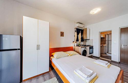 Cove Tri Zala (Zrnovo) Apartment | S 1 - studio just 50m from the beach with sea view