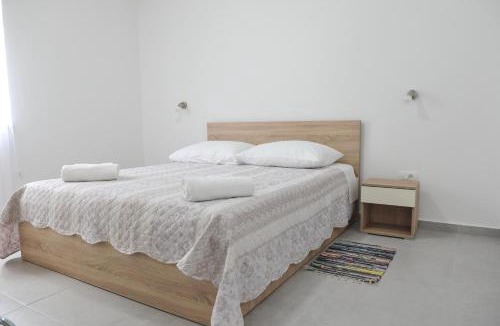 Ljubac Apartment | Sandy beach apartments