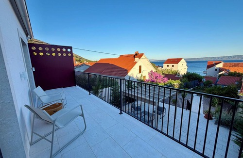 Bol Apartment | Sea View 2-bedroom apartment in the heart of Bol!