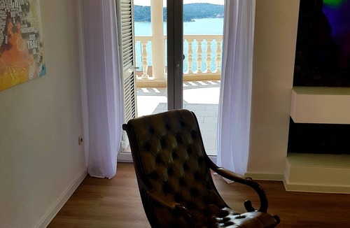Tijesno House | Sea view and seafront Villa Dolores in Tisno on the Dalmatian coast