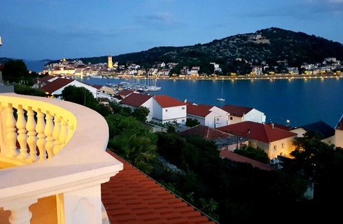 Tijesno House | Sea view and seafront Villa Dolores in Tisno on the Dalmatian coast