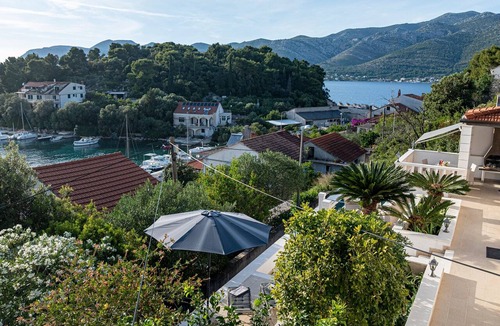 Cove Tri Zala (Zrnovo) House | Seaside house with a swimming pool Žrnovska Banja, Korčula (K-27165)