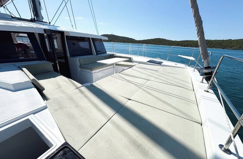 Pirovac Boat Rental | Sibenik Sun-soaked Sailing: A Luxurious Croatian Voyage