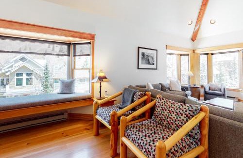 Telluride Apartment | Smuggler E