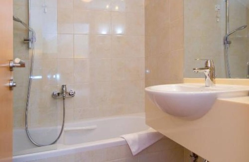 Gradac House | Standard Double Room With Private Bathroom 2
