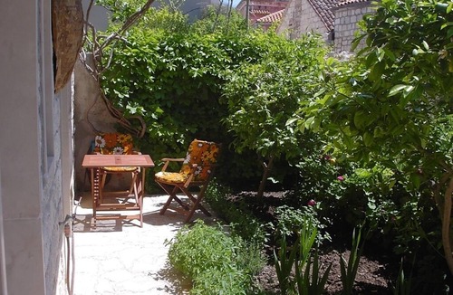 Hvar Old Town Apartment | Studio apartment in Hvar town with Terrace, Air condition, WIFI, Washing machine (221-1)