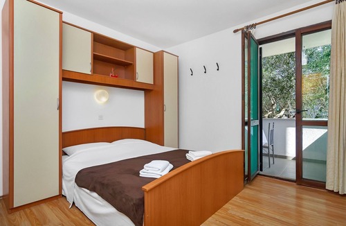 Pokrivenik Apartment | Studio flat near beach Cove Pokrivenik (Hvar) (AS-5231-c)