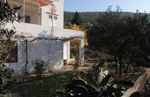 Pokrivenik Apartment | Studio flat near beach Cove Pokrivenik (Hvar) (AS-5231-c)