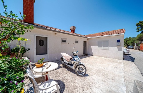 Lastovo Apartment | Studio flat near beach Pasadur (Lastovo) (AS-8391-b)