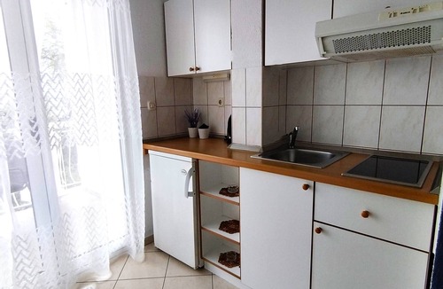 Zivogosce Apartment | Studio flat with balcony and sea view Živogošće - Porat, Makarska (AS-6807-a)