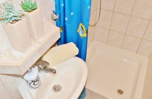 Zivogosce Apartment | Studio flat with balcony and sea view Živogošće - Porat, Makarska (AS-6807-a)