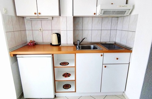 Zivogosce Apartment | Studio flat with balcony and sea view Živogošće - Porat, Makarska (AS-6807-b)
