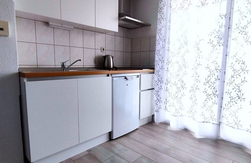Zivogosce Apartment | Studio flat with balcony and sea view Živogošće - Porat, Makarska (AS-6807-c)