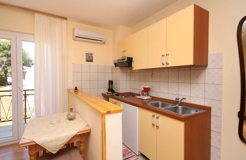 Island Hvar Apartment | Studio flat with balcony and sea view Jelsa, Hvar (AS-8798-b)