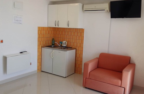 Pisak Apartment | Studio flat with balcony and sea view Pisak, Omiš (AS-4281-f)