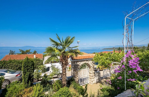 Njivice Apartment | Studio flat with terrace and sea view Njivice (Krk) (AS-5325-b)