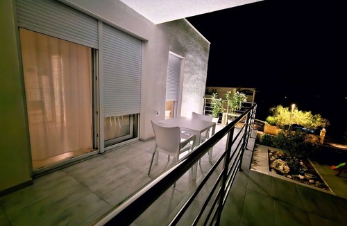 Vrsi Apartment | Studio flat with terrace Vrsi - Mulo, Zadar (AS-19047-a)