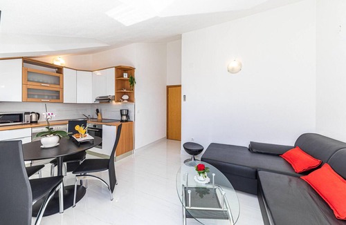 Kastel Kambelovac Apartment | Stunning apartment in Kastel Kambelovac