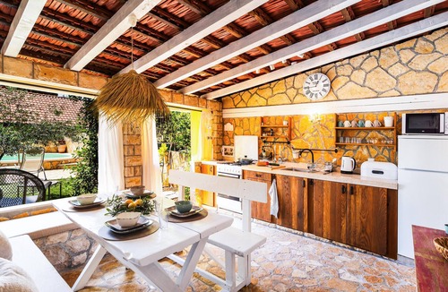 Ivan Dolac Apartment | Stunning apartment in Ivan Dolac