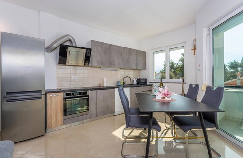 Barbat na Rabu Apartment | Stunning apartment in Barbat with WiFi