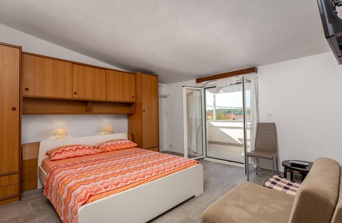Barbat na Rabu Apartment | Stunning apartment in Barbat with WiFi