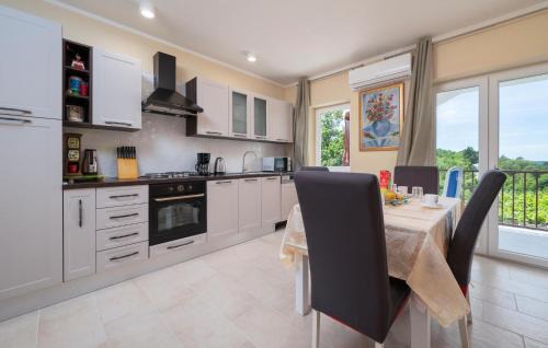 Salakovci Apartment | Stunning Apartment In Labin