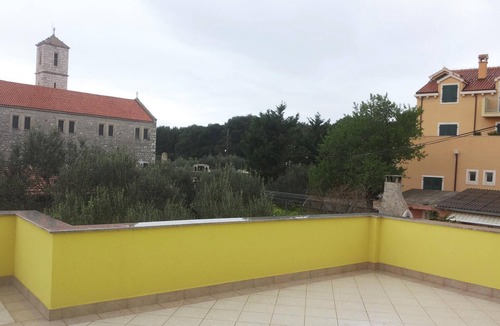 Krapanj Apartment | Stunning apartment in Sibenik with house sea view
