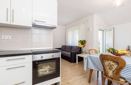 Vlasici Apartment | Stunning apartment in Vlasici with WiFi