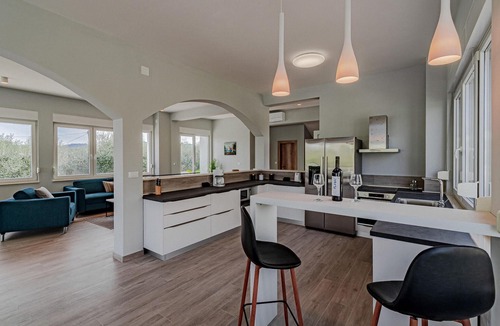 Janjina House | Stunning home in Sreser