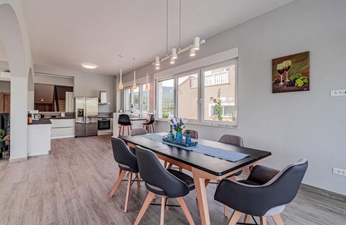 Janjina House | Stunning home in Sreser