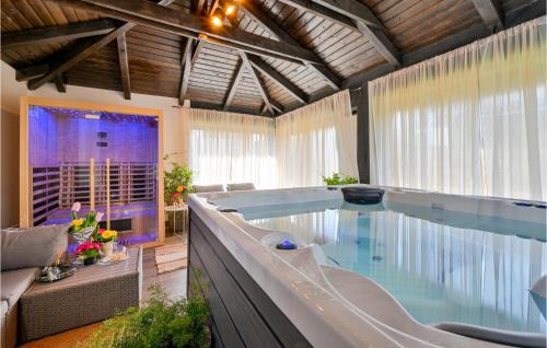 Gornji Kneginec House | Stunning Home In Varazdin Breg With Sauna