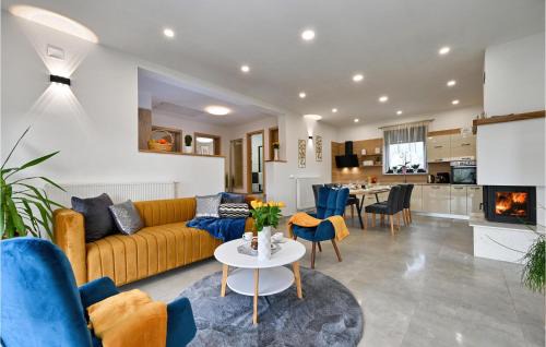 Vinica House | Stunning Home In Vinica Breg