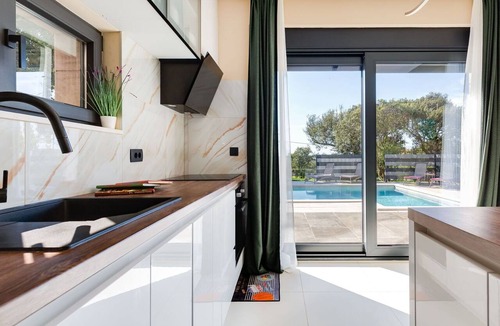 Pakostane Villa | Stunning private villa for 6 guests with private pool, A/C, WIFI, TV and terrace