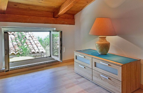 Opric House | Stunning private villa for 2 guests with WIFI, A/C, TV, terrace and pets allowed