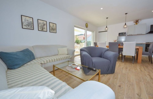 Veli Iz House | Stunning private villa for 6 people with A/C, WIFI, TV, terrace and pets allowed