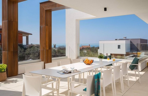 Vodnjan Villa | Stunning private villa for 14 guests with hot tub, A/C, WIFI, private pool, TV and terrace