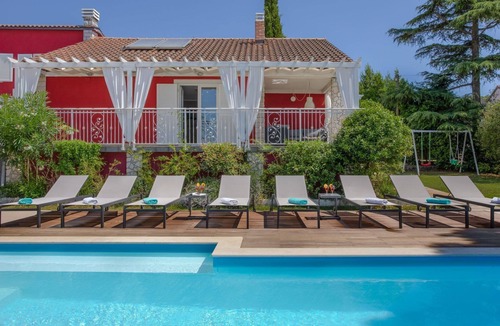 Stinjan Villa | Stunning private villa with private pool, A/C, WIFI, TV, terrace, pets allowed and panoramic view