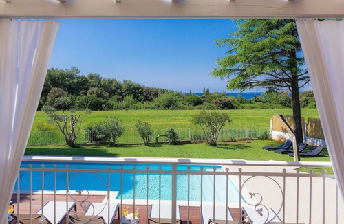 Stinjan Villa | Stunning private villa with private pool, A/C, WIFI, TV, terrace, pets allowed and panoramic view