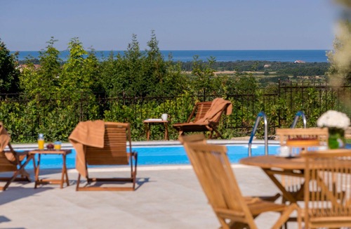 Vardica House | Stunning private villa with A/C, WIFI, hot tub, private pool, TV, patio and pets allowed